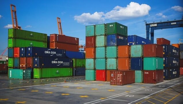 business-1845350_640 multimodal and intermodal shipping